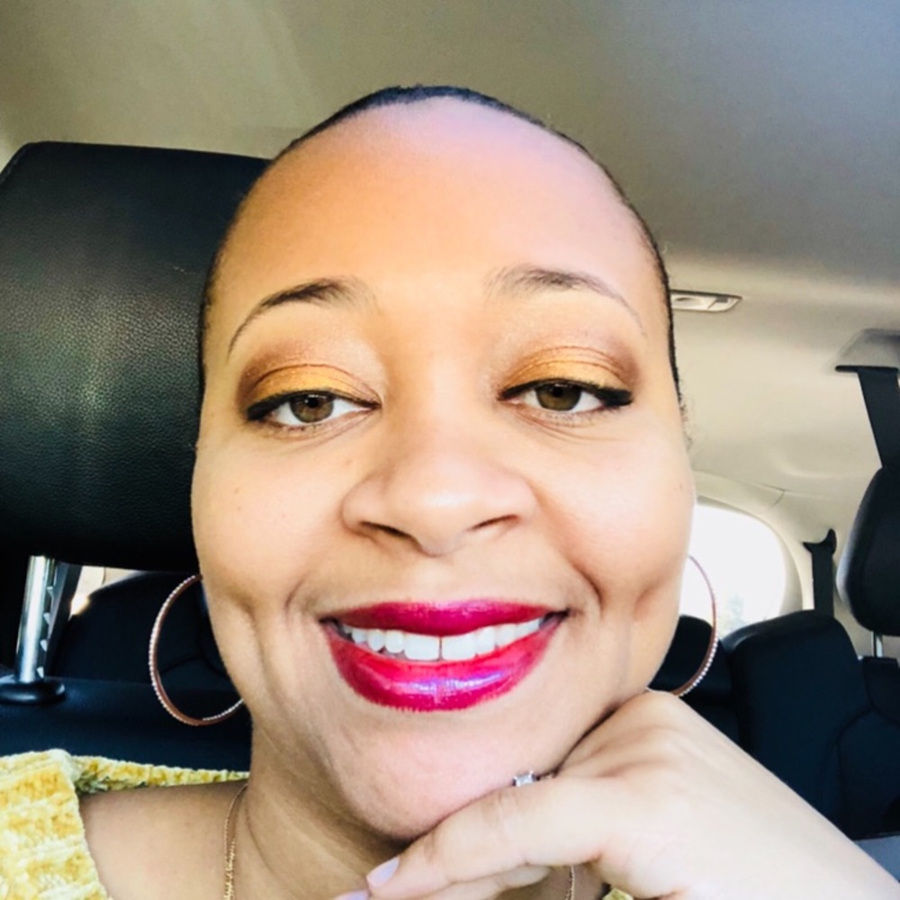 Meet your Posher, Latronya